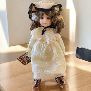 Gorham Doll, Jullian, 1981, Musical w/Key, Plays Love Story, Porcelain.